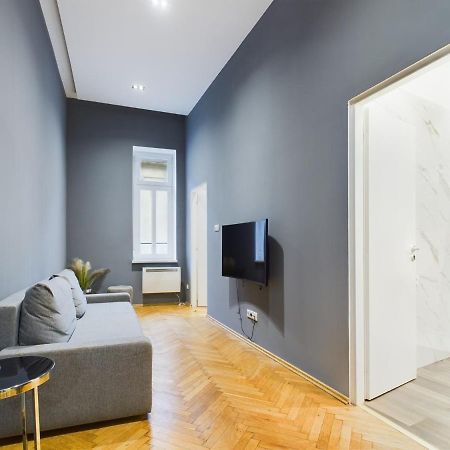 Gray Stylish Central Apartment Budapest Ngoại thất bức ảnh
