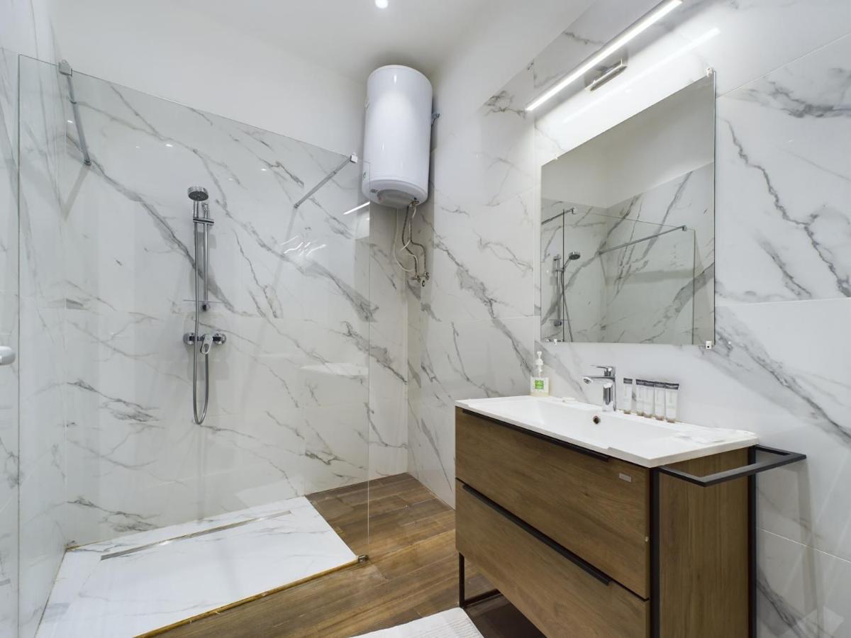 Gray Stylish Central Apartment Budapest Ngoại thất bức ảnh