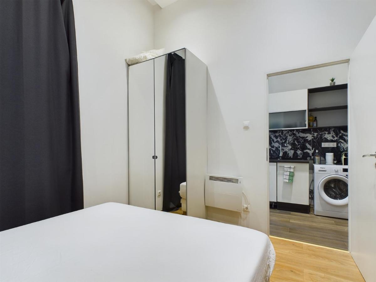 Gray Stylish Central Apartment Budapest Ngoại thất bức ảnh